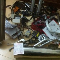 94--98CB400配件和排气一堆