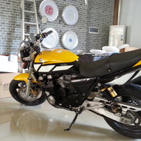 雅马哈XJR400