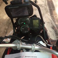 代友发帖：降价卖宝马14年F800ADV（准新车）