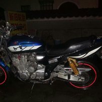 白云岀台xjr1300大贱人，