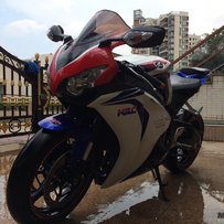 韶关代友出售CBR1000RR