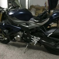 宝马s1000r