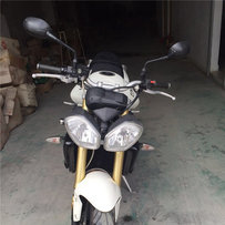 阳江市出售2012款英国凯旋675 R精神靓车.