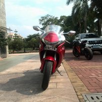 广州10年本田VFR1200六万五，09年铃木匪王GSF1250S三万六