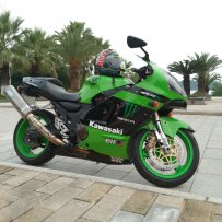 川崎00ZX12R甩了