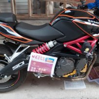 贝纳利黄龙600