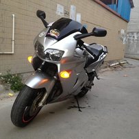 广东惠州市区求秒HONDA02年欧版VFR800