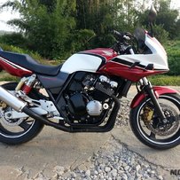 出辆成色很好的三代金杯CB400
