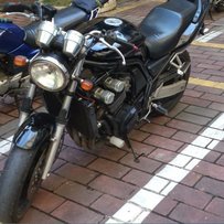 降价出售黑色精神FZ600   02款欧版