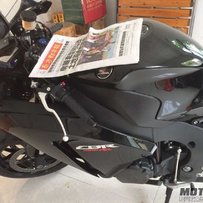 代友出售13年CBR1000.鹦鹉